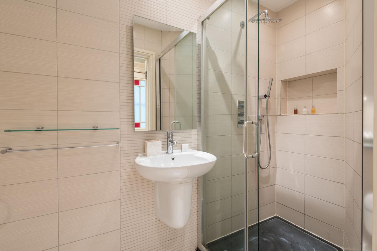 Lovely Chelsea Home Near The Thames By Underthedoormat London Exterior photo