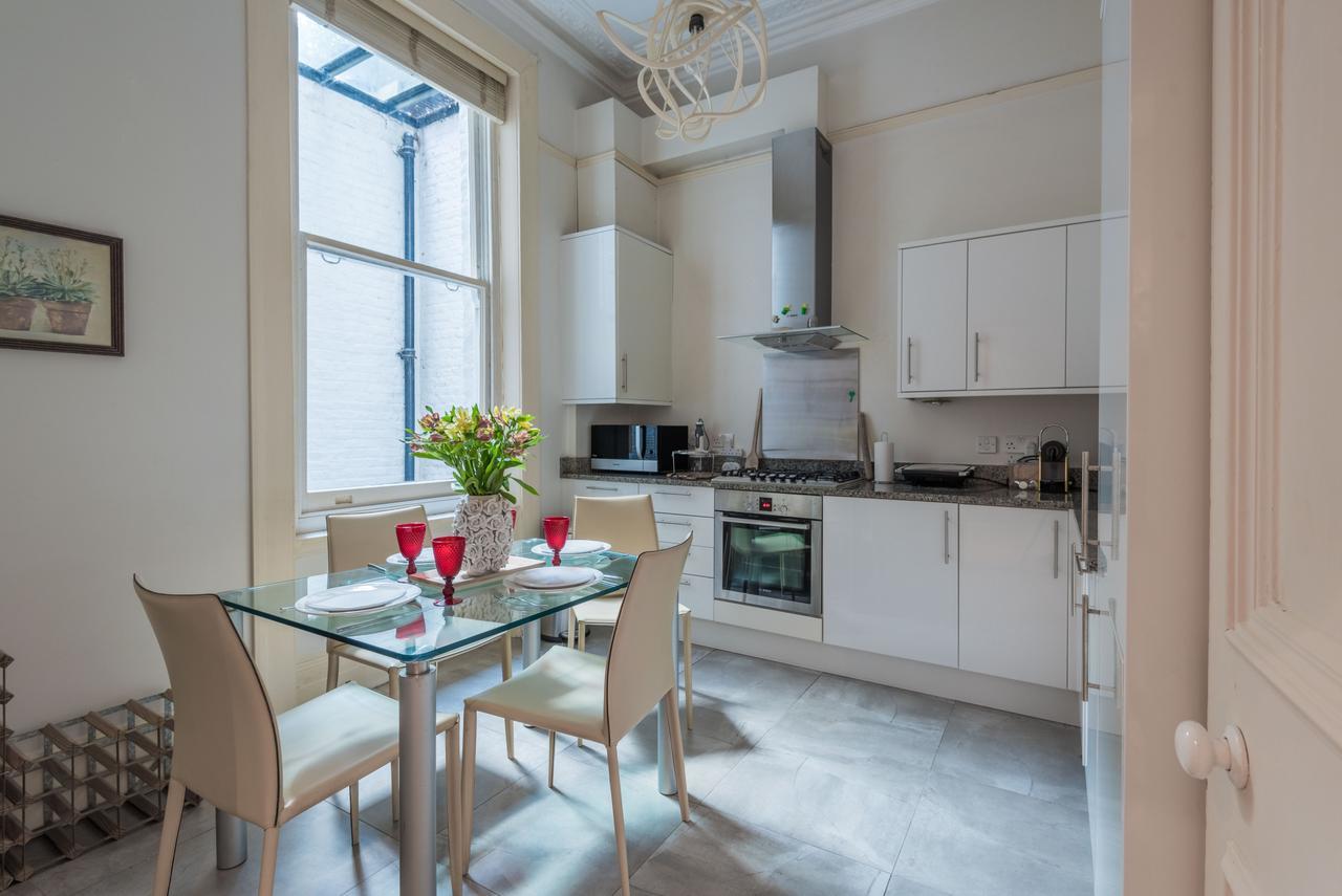 Lovely Chelsea Home Near The Thames By Underthedoormat London Exterior photo